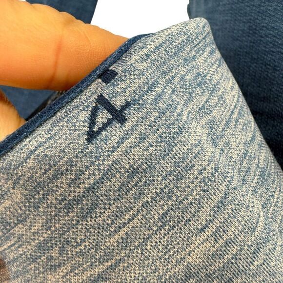 Lululemon Seamless Leggings Size 4 Blue Ombre Seamlessly Street Crop Active Yoga - Picture 5 of 6